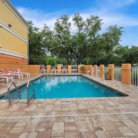 Comfort Inn Fort Myers Northeast Экстерьер фото