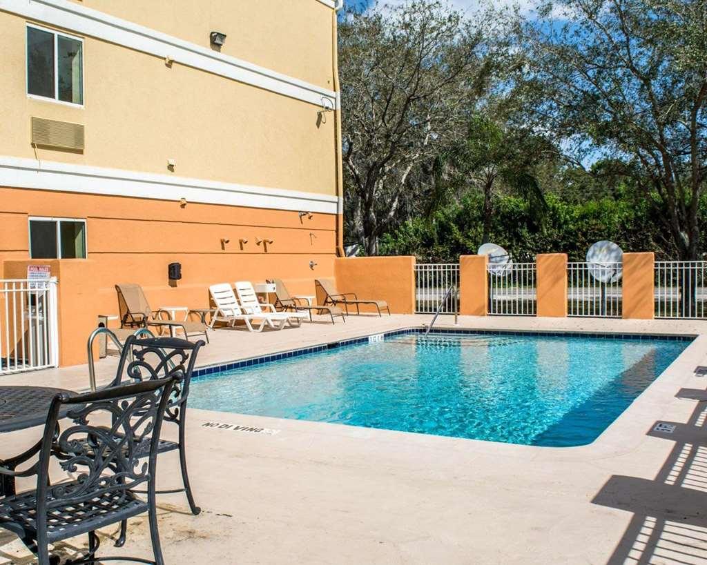 Comfort Inn Fort Myers Northeast Удобства фото