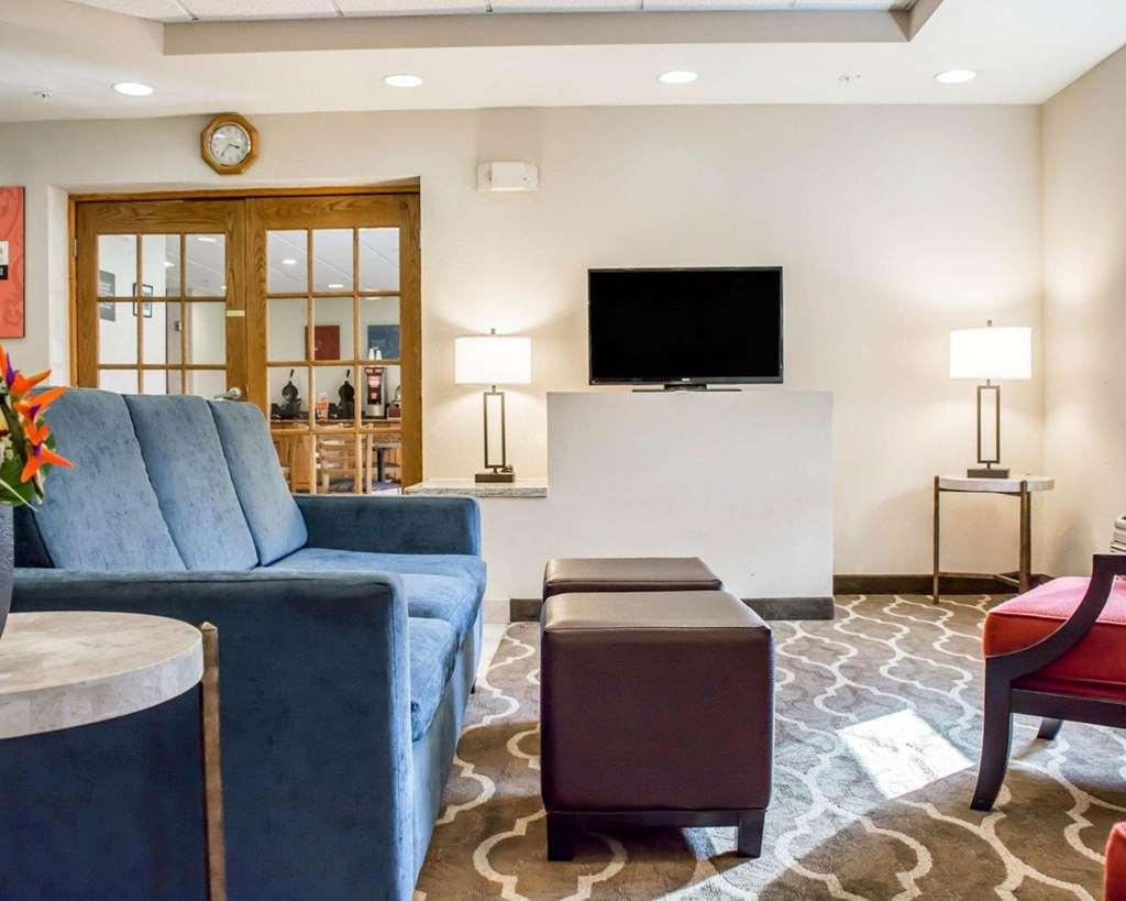 Comfort Inn Fort Myers Northeast Интерьер фото