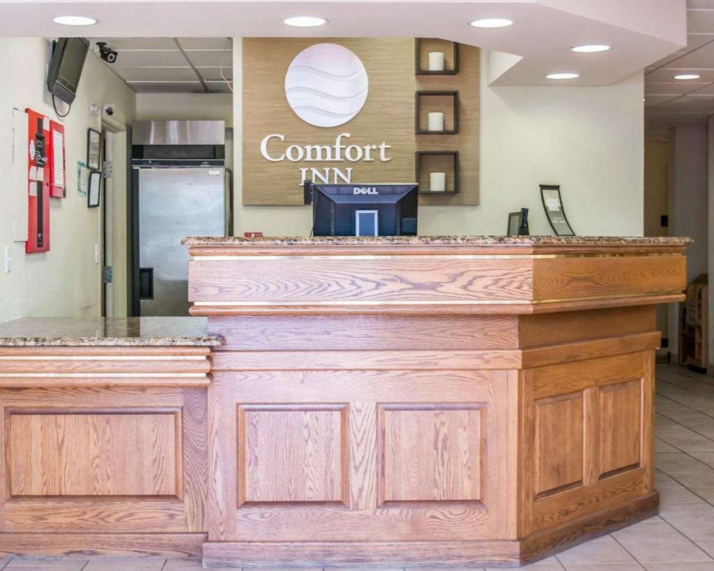 Comfort Inn Fort Myers Northeast Интерьер фото