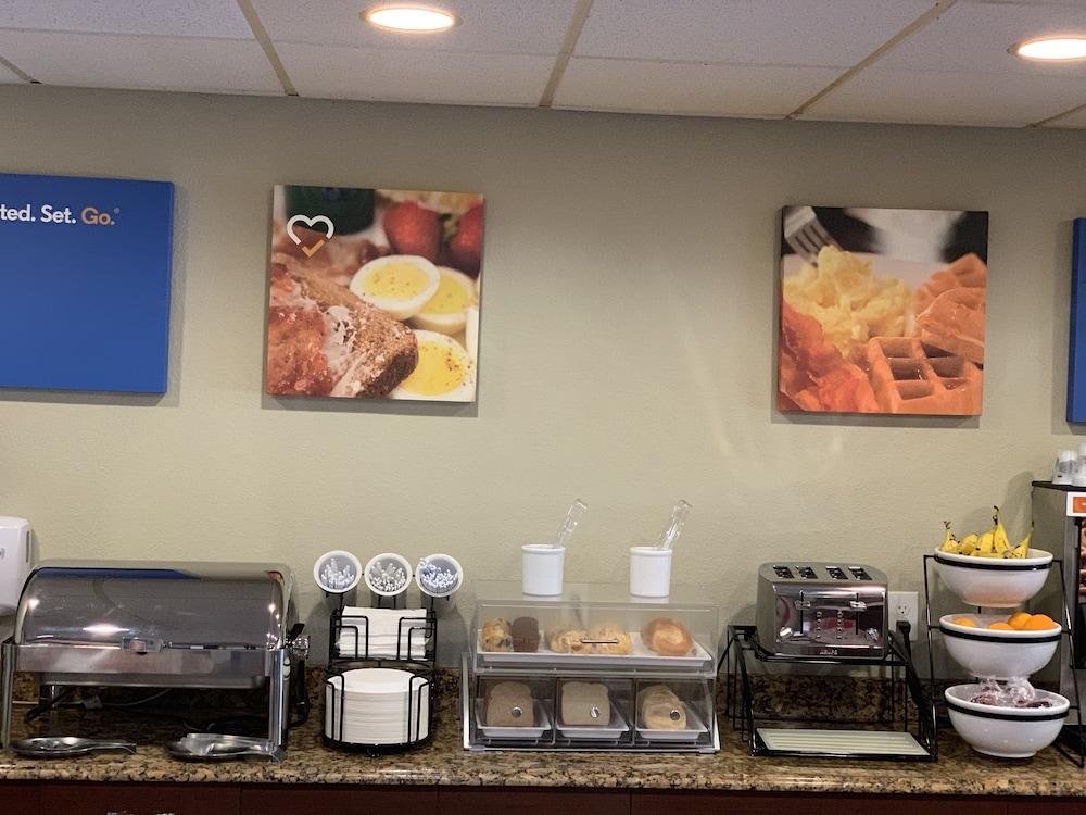 Comfort Inn Fort Myers Northeast Экстерьер фото