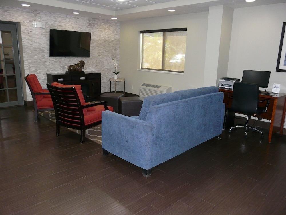 Comfort Inn Fort Myers Northeast Экстерьер фото