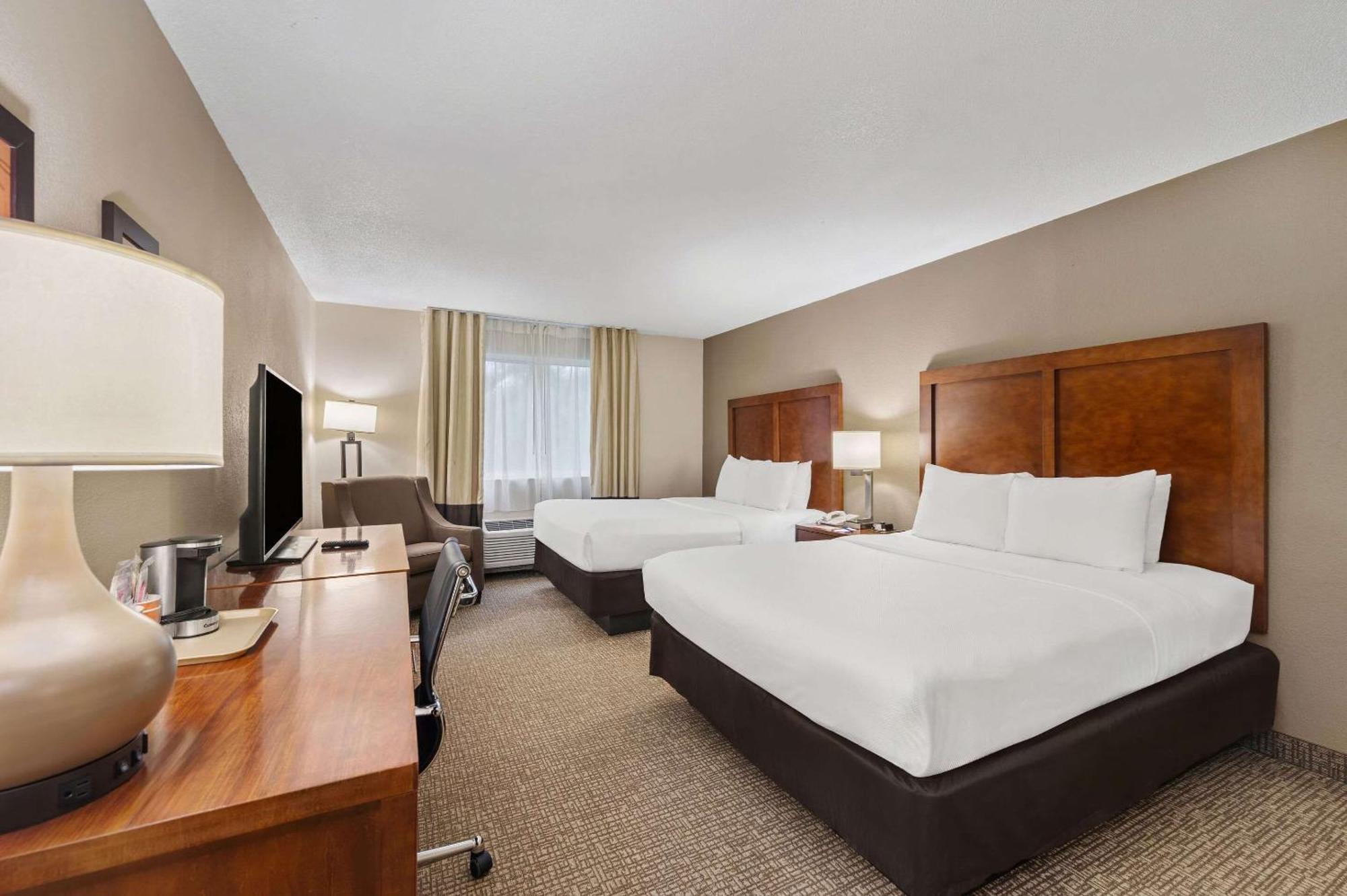 Comfort Inn Fort Myers Northeast Экстерьер фото