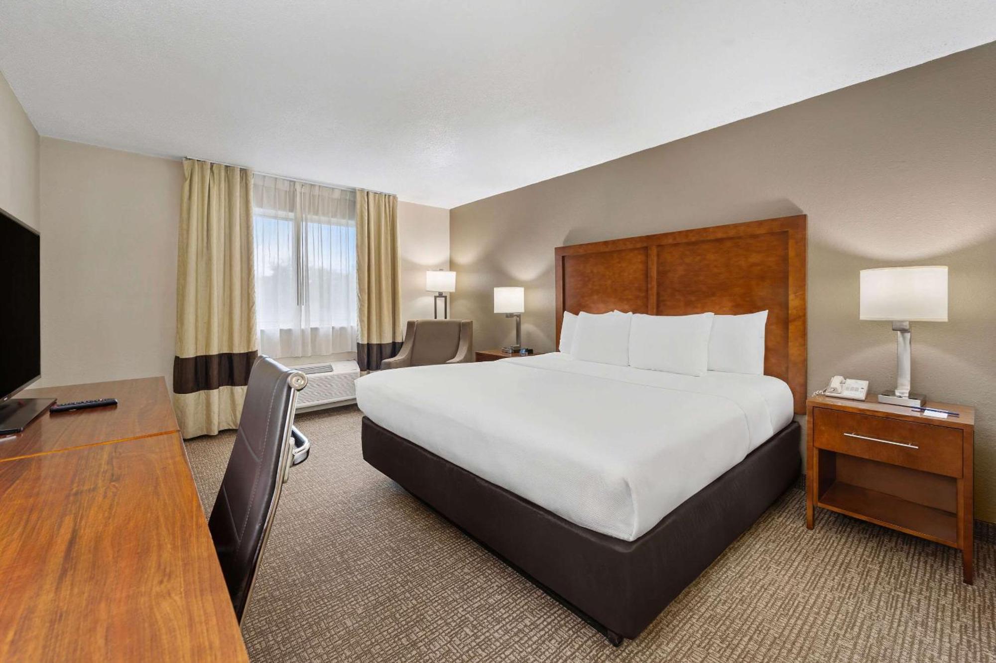 Comfort Inn Fort Myers Northeast Экстерьер фото