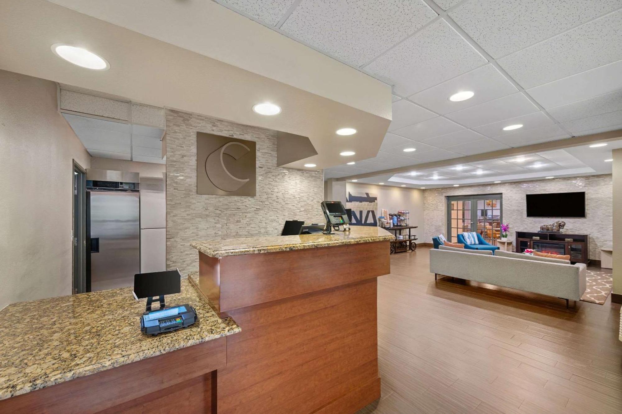 Comfort Inn Fort Myers Northeast Экстерьер фото