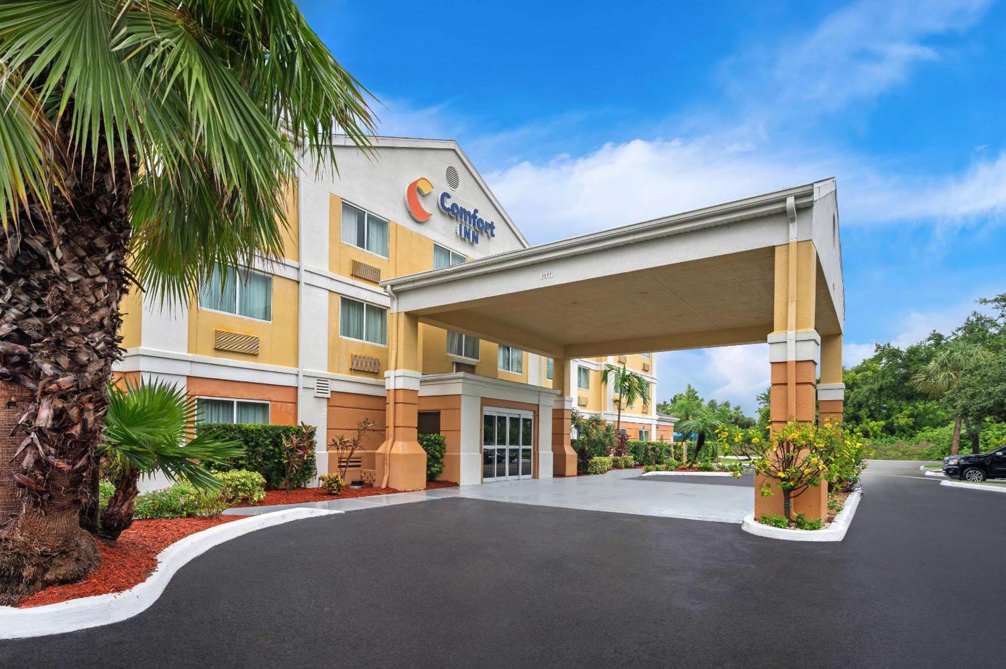 Comfort Inn Fort Myers Northeast Экстерьер фото